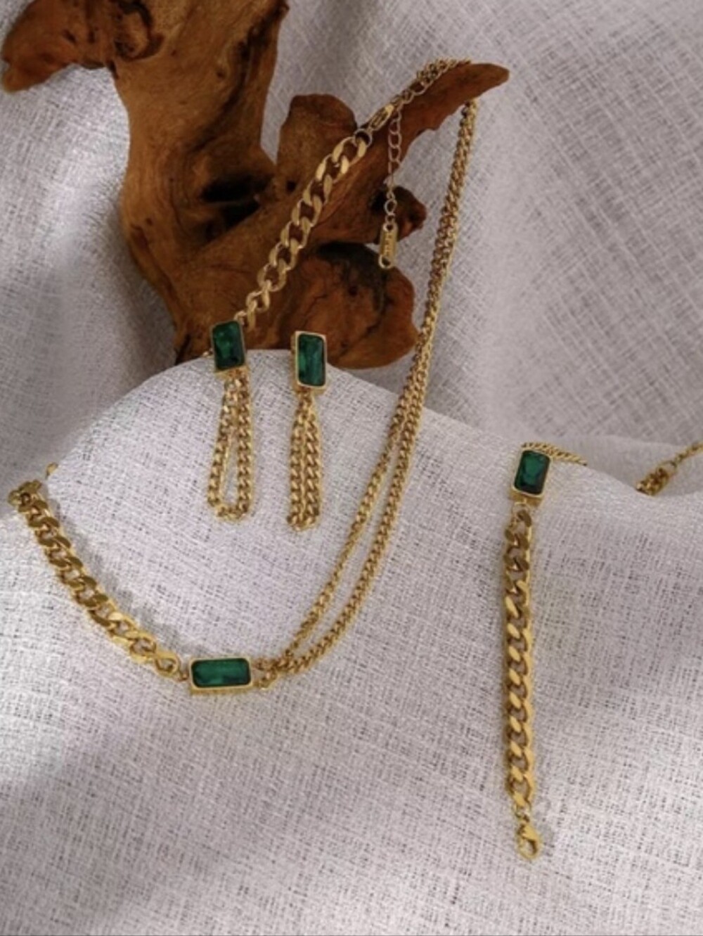 4 Piece Emerald Gold Jewelry Set - Picture 2 of 4